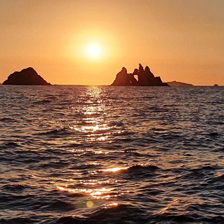 Porquerolles - Nuit Insolite A Bord Du Defi Fou Bagian luar foto